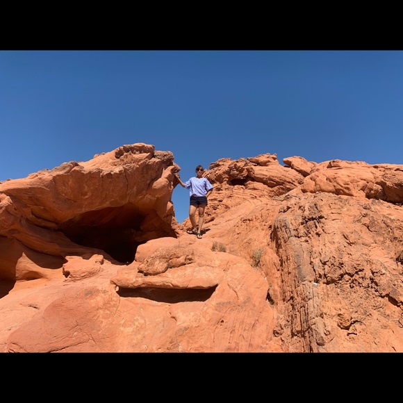 Meet your Posher, Raquel - Picture 2 of 2